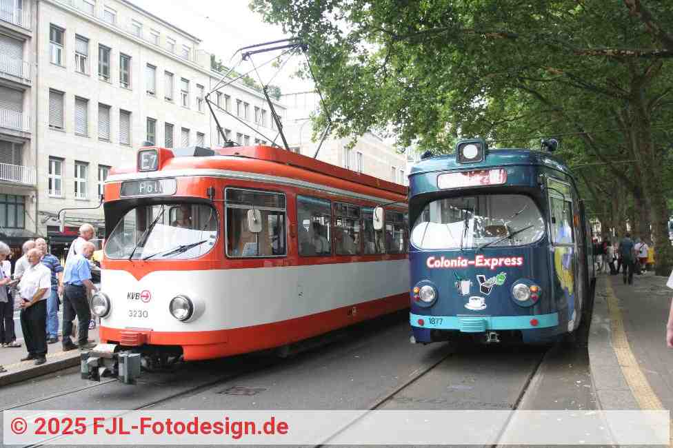 Alte KVB-Bahnen am Neumarkt 2006 | Foto: FJL-Fotodesign.de