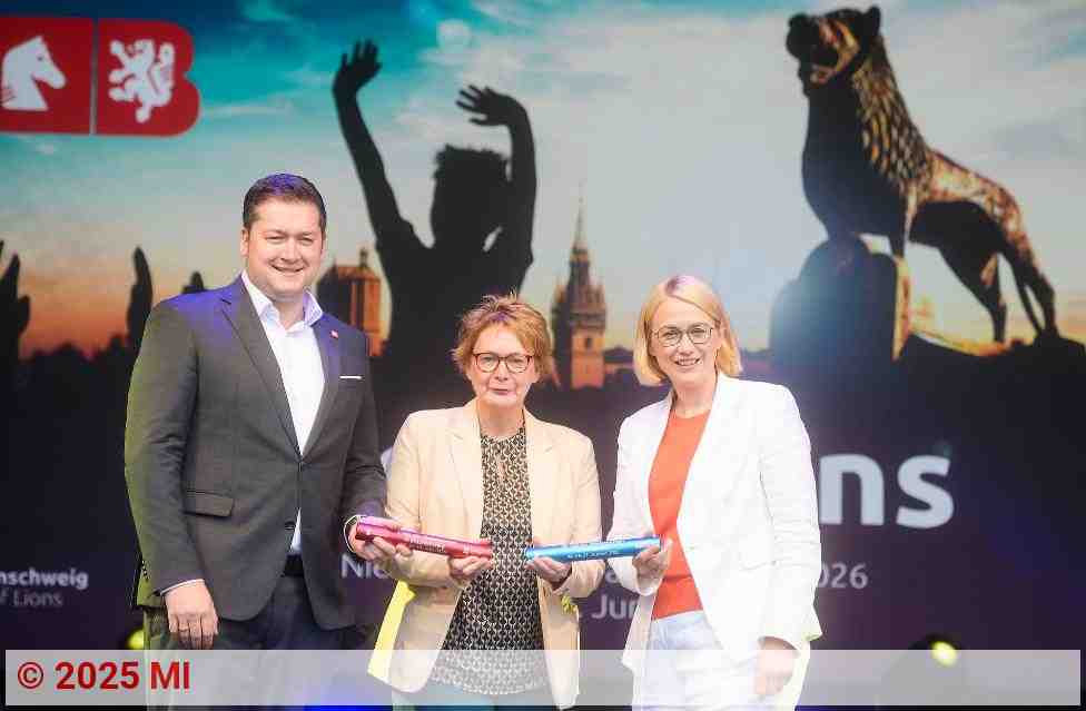 Staffelübergabe von Osnabrück an Braunschweig | Foto: MI