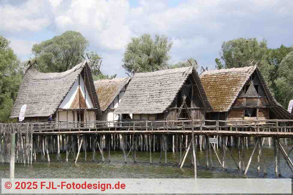 Pfahlbauten Unteruhldingen vom 23. Mai 2025 | Foto: FJL-Fotodesign.de Pfahlbauten Unteruhldingen vom 23. Mai 2025 | Foto: FJL-Fotodesign.de
