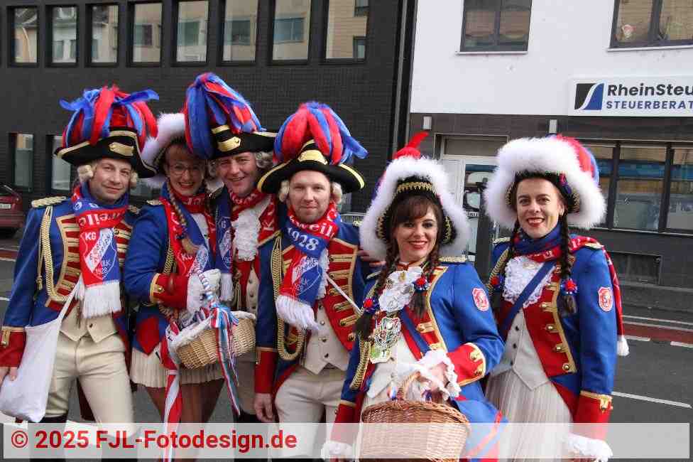 Weiberfastnachtszug von Jan von Werth 2023 | Foto: FJL-Fotodesign.de Weiberfastnachtszug von Jan von Werth 2023 | Foto: FJL-Fotodesign.de