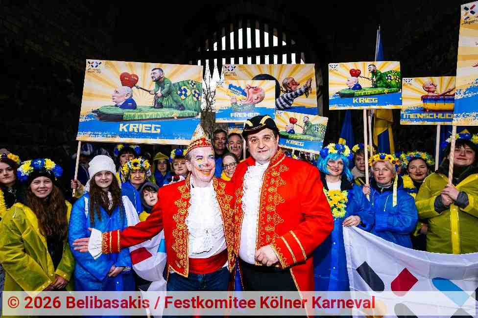 Festkomitee-Präsident Christoph Kuckelkorn und Mitglied des Bundesrates der Bundesrepublik Deutschland Nathanael Liminski mit Mitgliedern des Blau-Gelbes Kreuz Deutsch-Ukrainischer Verein e.V. | Foto: Belibasakis / Festkomitee Kölner Karneval Festkomitee-Präsident Christoph Kuckelkorn und Mitglied des Bundesrates der Bundesrepublik Deutschland Nathanael Liminski mit Mitgliedern des Blau-Gelbes Kreuz Deutsch-Ukrainischer Verein e.V. | Foto: Belibasakis / Festkomitee Kölner Karneval