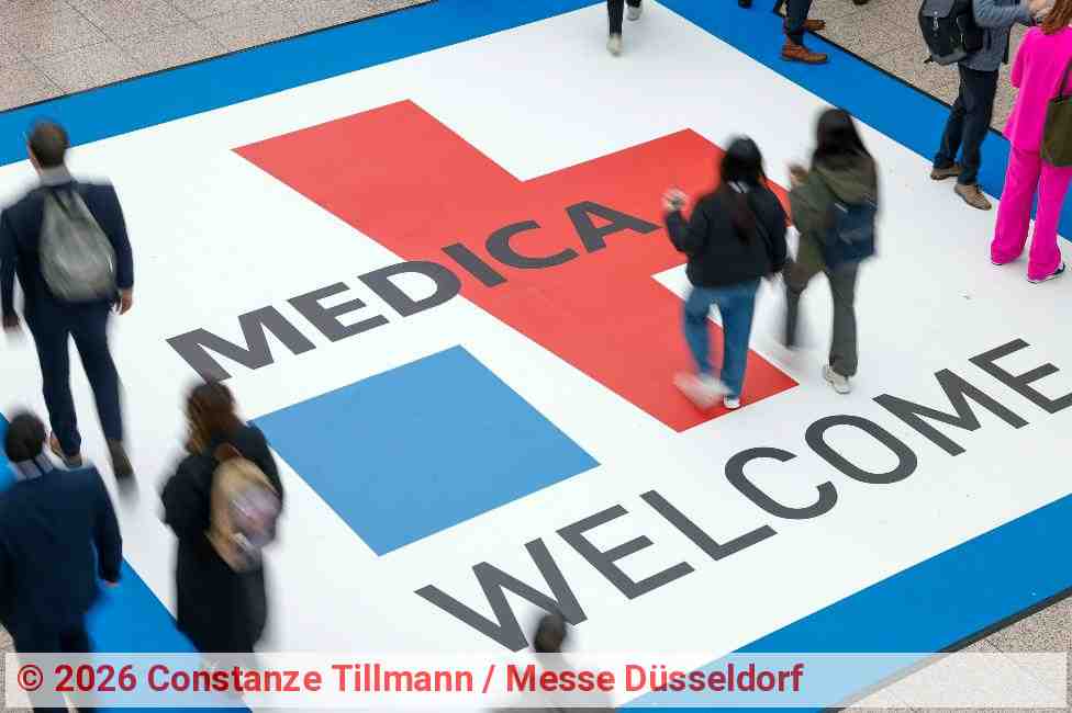 Welcome-Banner der MEDICA24 | Foto: Constanze Tillmann / Messe Düsseldorf Welcome-Banner der MEDICA24 | Foto: Constanze Tillmann / Messe Düsseldorf