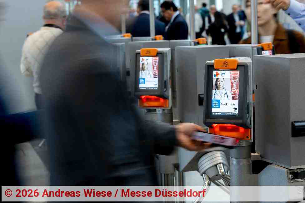 Drehkreuz am Eingang der MEDICA | Foto: Andreas Wiese / Messe Düsseldorf