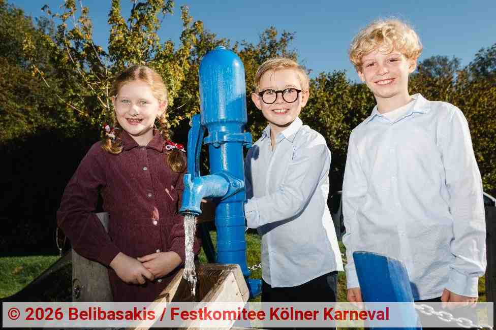 Jungfrau Anna, Prinz Laurenz I. und Bauer Felix (v.l.n.r.) | Foto: Belibasakis / Festkomitee Kölner Karneval